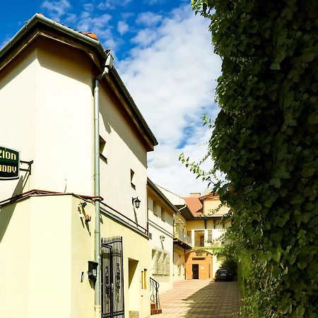 Penzion Hradby Prešov Esterno foto